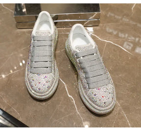 Glamour Ativo: Tênis de Luxo com Cristais