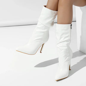 Botas Chic de Couro com Bico Fino